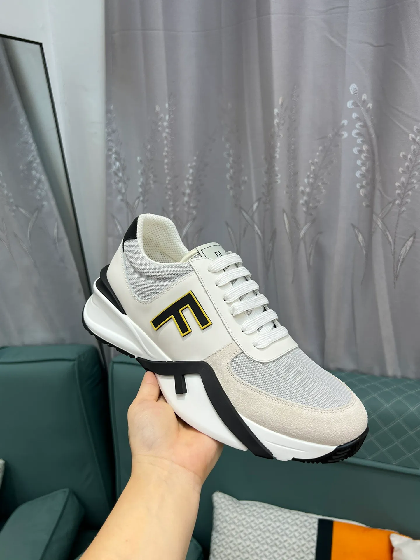 Men's shoes 💰540 FENDI men's fashionable casual shoes 👟Hot sale🔥 Official website 1:1 replica ⬆️Original quality - original leather - original breathable mesh lining original outsole 1:1 replica, code number 38-44 (45-46 customized)